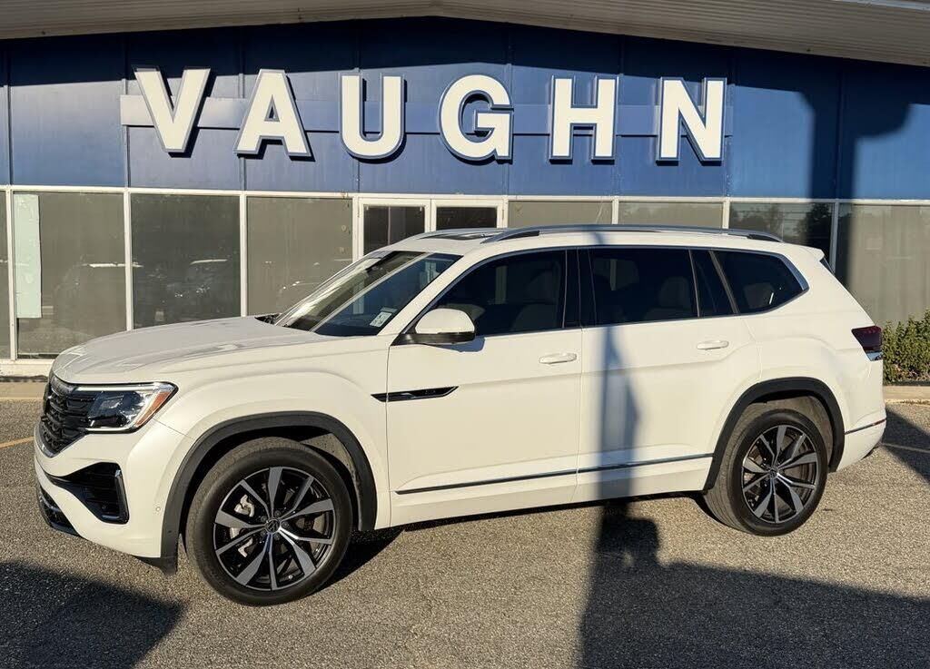 2024 Volkswagen Atlas SEL Premium R-Line 4Motion — photo 1 of 1