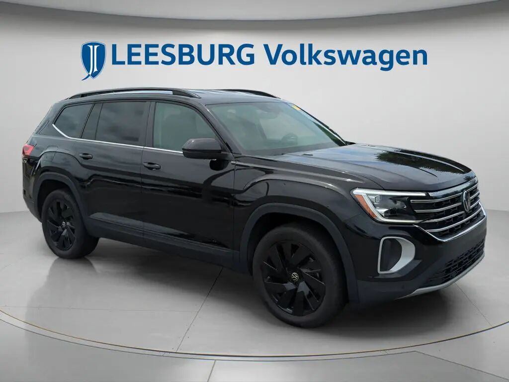 2025 Volkswagen Atlas SE 4Motion — photo 1 of 10