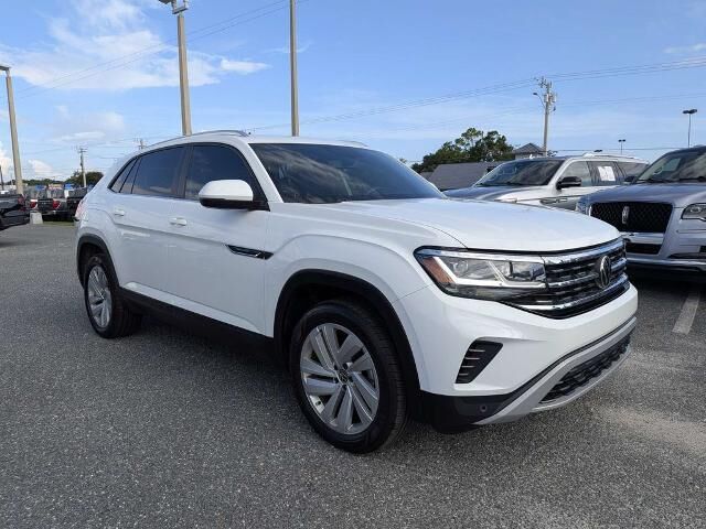 2023 Volkswagen Atlas Cross Sport V6 SE — photo 1 of 39