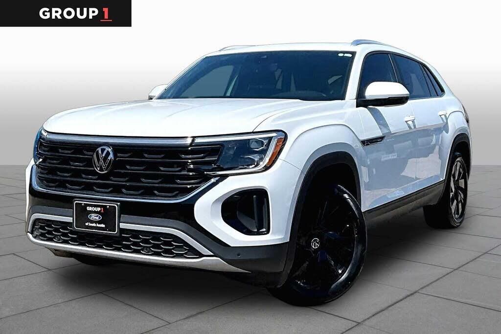 2025 Volkswagen Atlas Cross Sport SE — photo 1 of 2