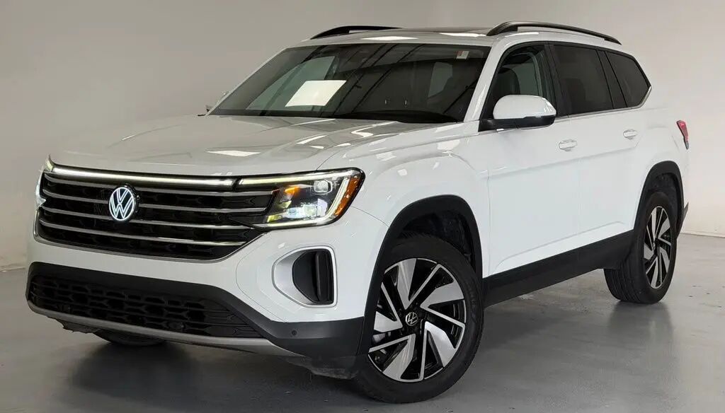 2024 Volkswagen Atlas SE — photo 1 of 13