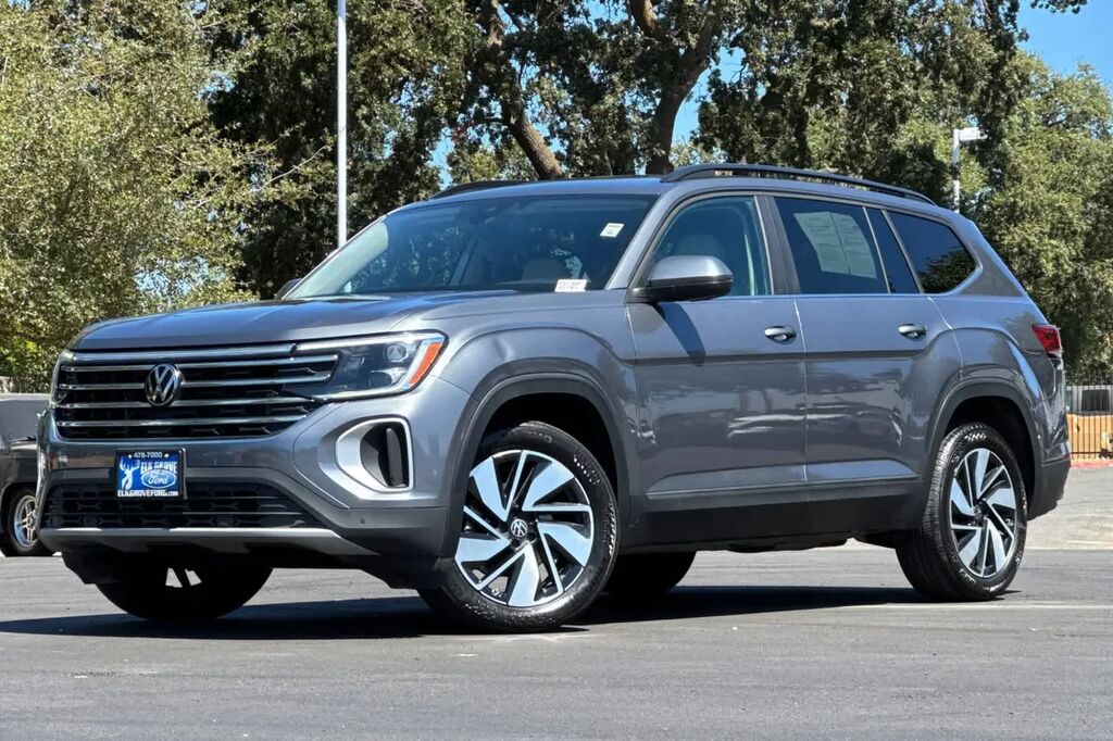 2024 Volkswagen Atlas SE — photo 1 of 13
