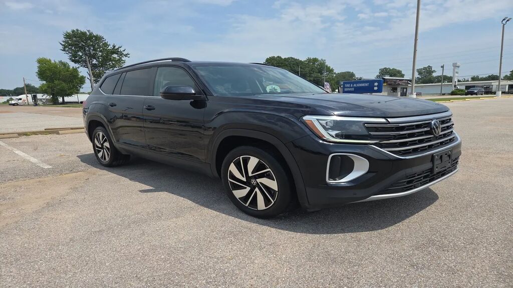 2024 Volkswagen Atlas SE — photo 1 of 21