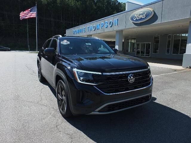 2025 Volkswagen Atlas Cross Sport SE 4Motion