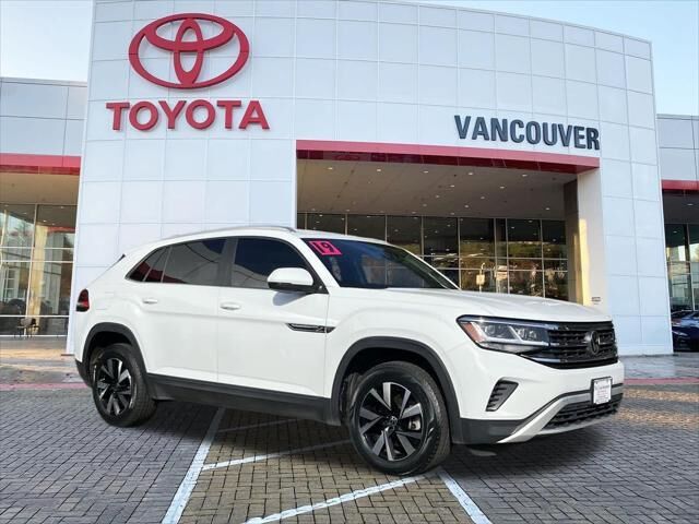 2023 Volkswagen Atlas Cross Sport SE 4Motion — photo 1 of 13