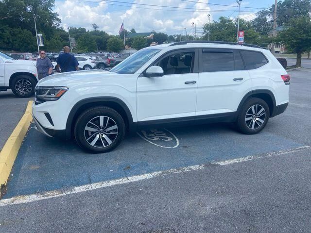 2022 Volkswagen Atlas SE 4Motion — photo 1 of 13