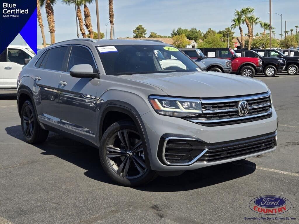 2022 Volkswagen Atlas Cross Sport V6 SEL R-Line 4Motion — photo 1 of 2