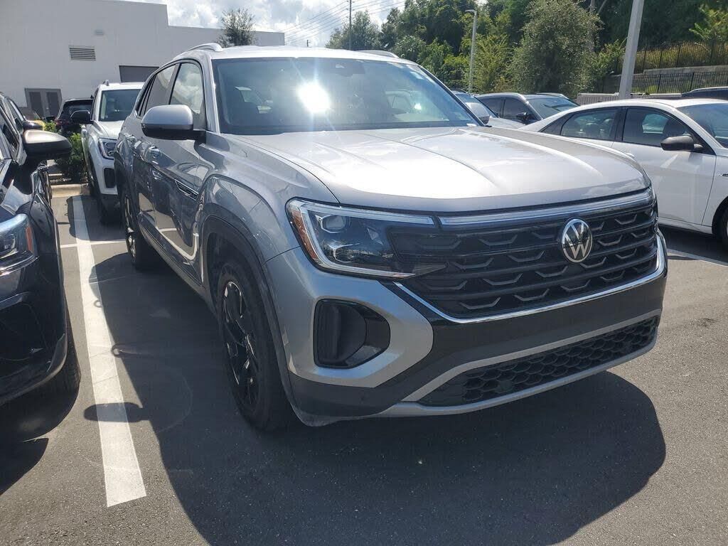 2024 Volkswagen Atlas Cross Sport SE — photo 1 of 1