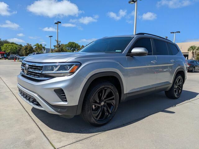 2022 Volkswagen Atlas SE — photo 1 of 7
