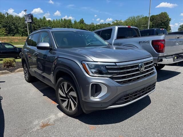 2025 Volkswagen Atlas SE — photo 1 of 26