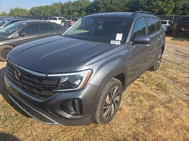 2025 Volkswagen Atlas SE