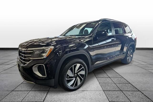 2025 Volkswagen Atlas SE — photo 1 of 13