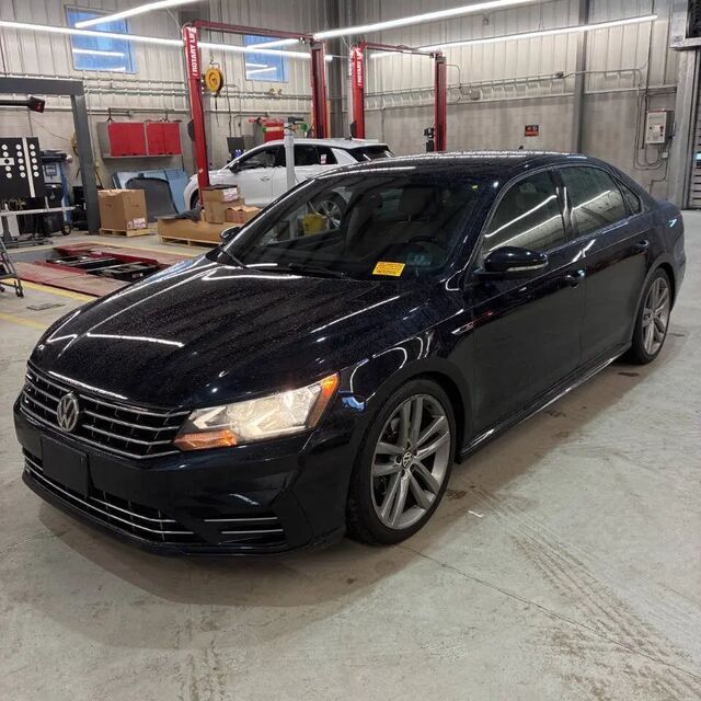 2018 Volkswagen Passat 2.0T S — photo 1 of 40