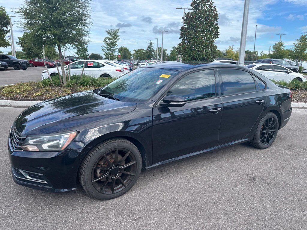 2018 Volkswagen Passat 2.0T S — photo 1 of 12