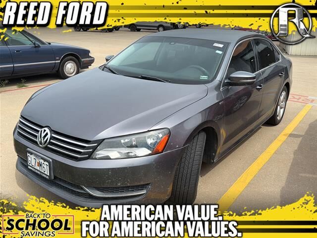 2014 Volkswagen Passat 1.8T S PZEV