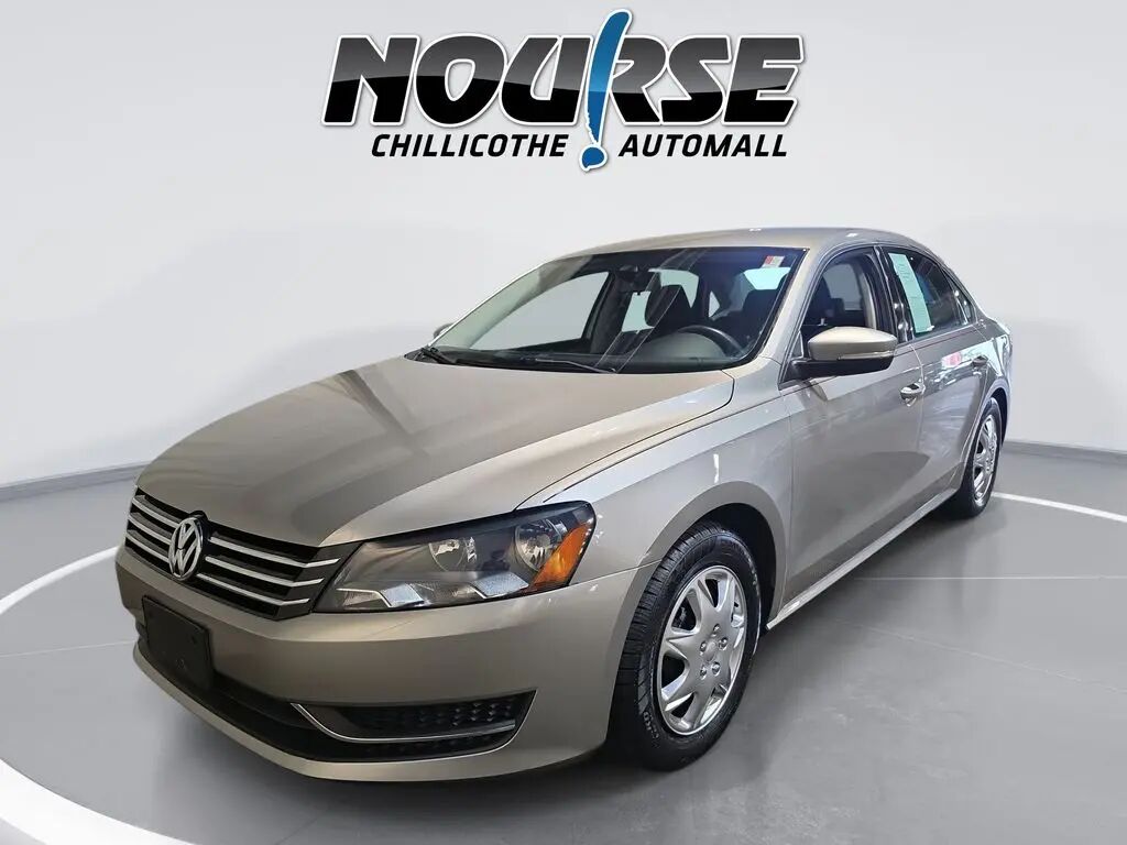 2014 Volkswagen Passat 1.8T S PZEV — photo 1 of 13