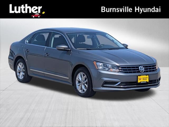 2016 Volkswagen Passat 1.8T S — photo 1 of 26