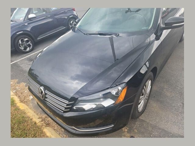 2014 Volkswagen Passat 1.8T S PZEV