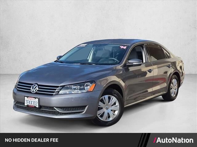 2014 Volkswagen Passat 1.8T S PZEV