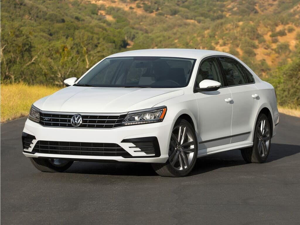 2018 Volkswagen Passat 2.0T SE — photo 1 of 1
