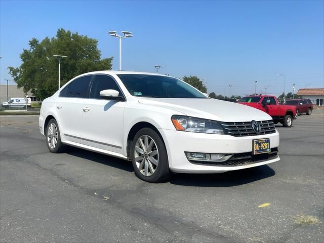 2014 Volkswagen Passat 2.0L TDI SEL Premium — photo 1 of 26