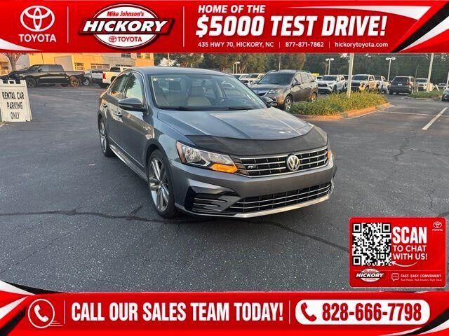 2017 Volkswagen Passat 1.8T R-Line — photo 1 of 11