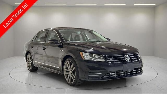 2017 Volkswagen Passat 1.8T R-Line — photo 1 of 36