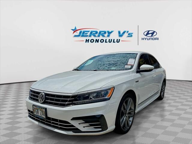 2017 Volkswagen Passat 1.8T R-Line — photo 1 of 10