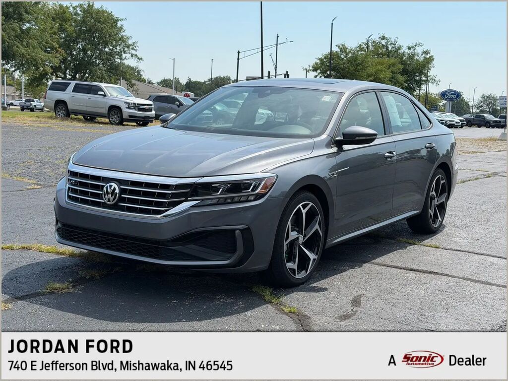 2022 Volkswagen Passat R-Line — photo 1 of 12