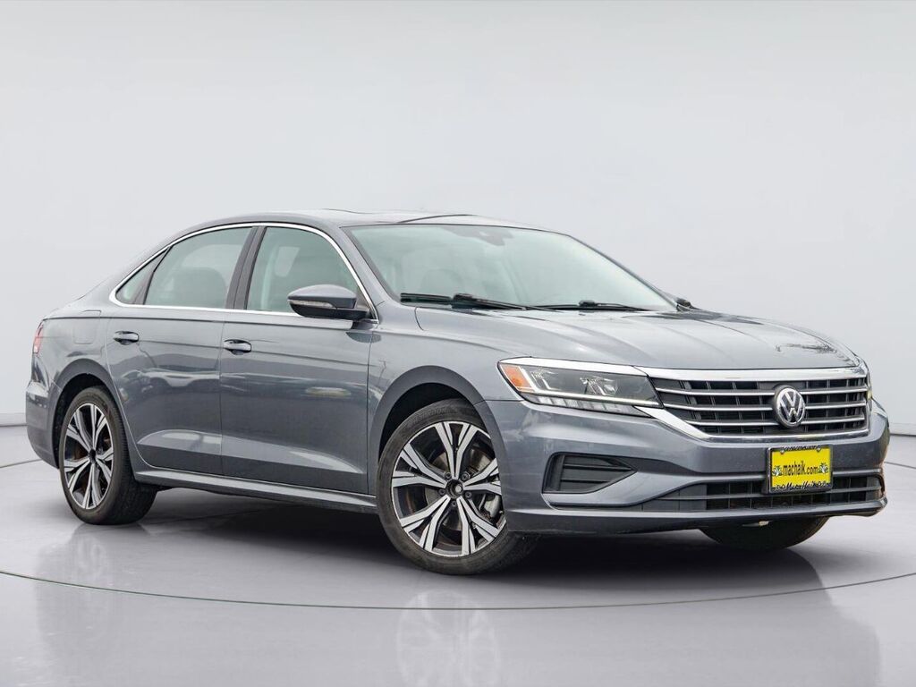 2022 Volkswagen Passat SE — photo 1 of 2