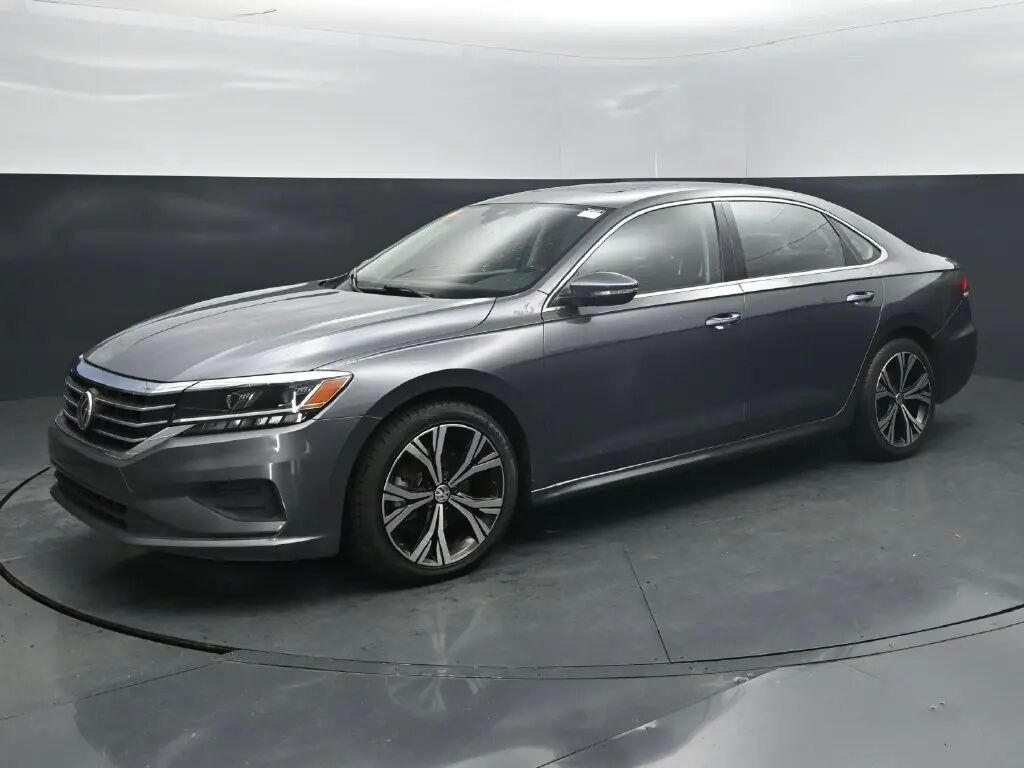 2021 Volkswagen Passat SE — photo 1 of 13