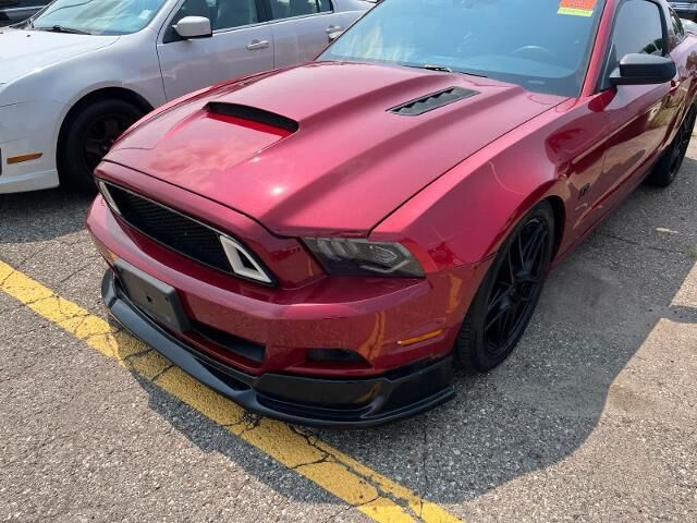 2013 Ford Mustang V6 — photo 1 of 13