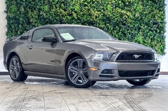2013 Ford Mustang V6 — photo 1 of 26