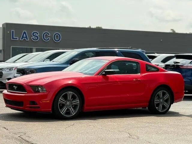 2014 Ford Mustang V6 — photo 1 of 13