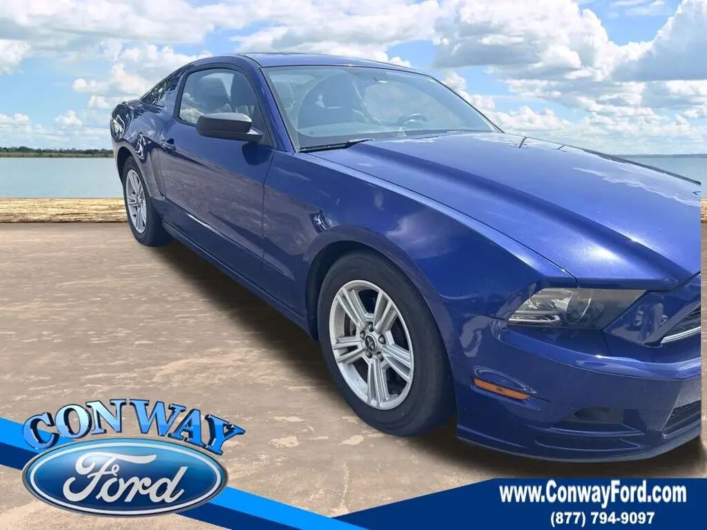 2014 Ford Mustang V6 — photo 1 of 5