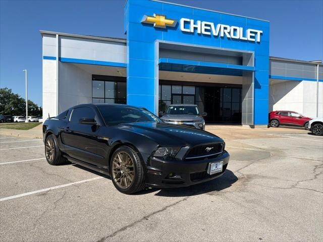 2014 Ford Mustang V6 — photo 1 of 26