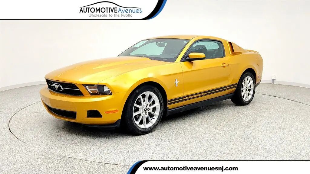 2010 Ford Mustang V6 Premium — photo 1 of 26
