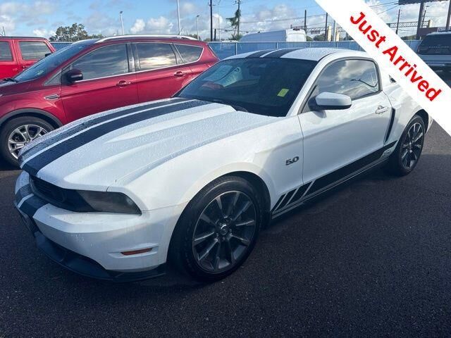 2011 Ford Mustang GT Premium — photo 1 of 3