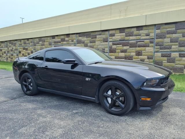 2010 Ford Mustang GT — photo 1 of 26