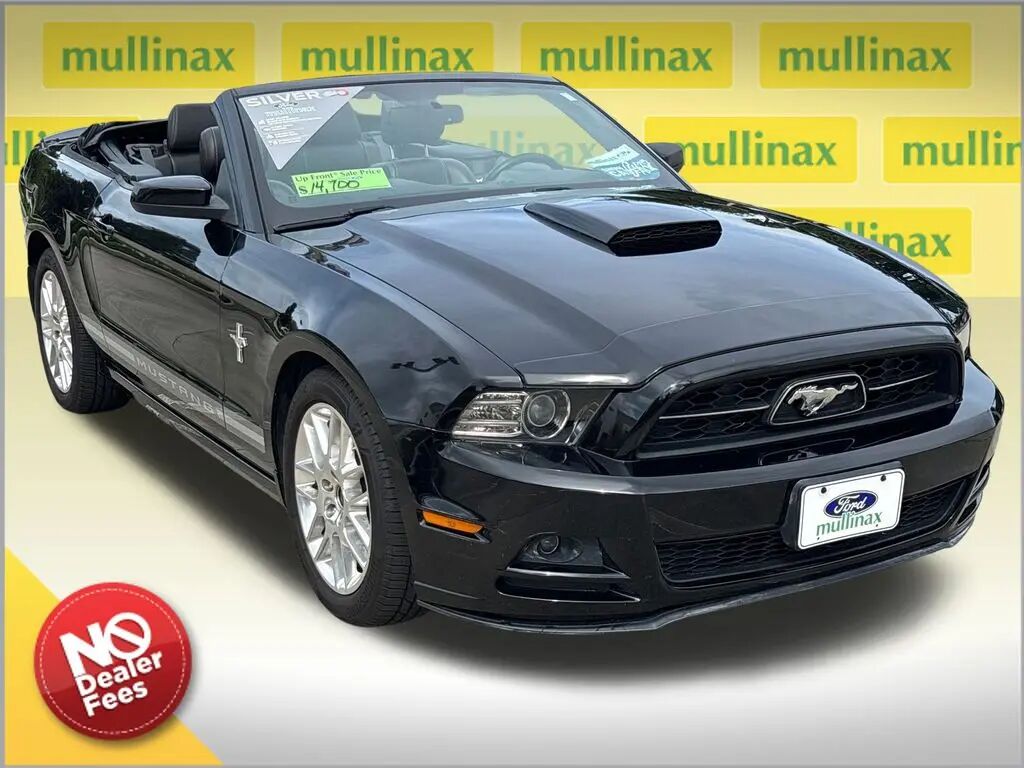 2013 Ford Mustang V6 Premium — photo 1 of 10