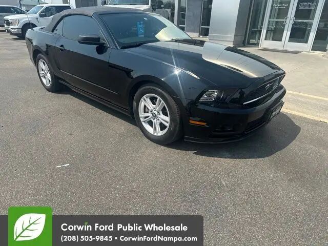 2014 Ford Mustang V6 — photo 1 of 13