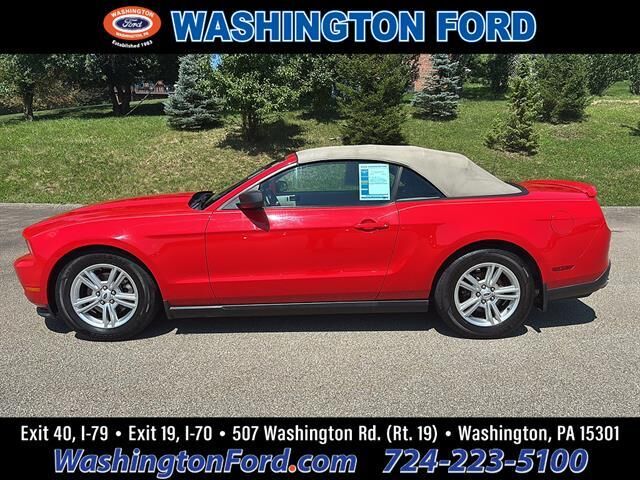 2011 Ford Mustang V6 — photo 1 of 13