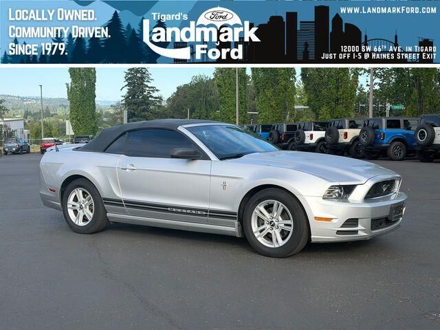 2013 Ford Mustang V6 — photo 1 of 39