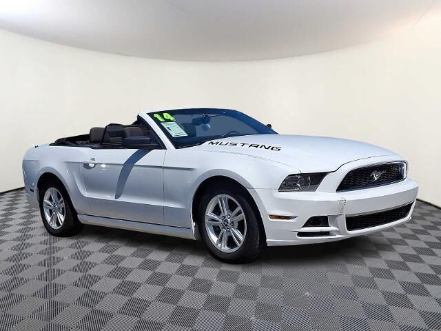 2014 Ford Mustang V6 — photo 1 of 26