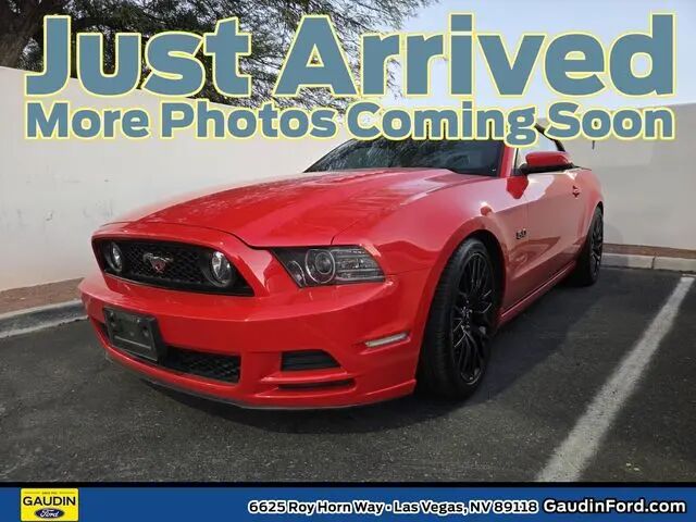 2013 Ford Mustang GT Premium — photo 1 of 9