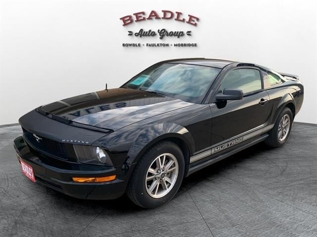 2005 Ford Mustang V6 Premium — photo 1 of 13