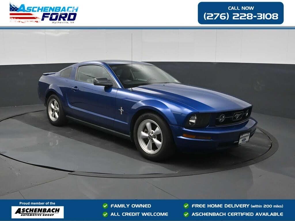2007 Ford Mustang V6 Deluxe — photo 1 of 2