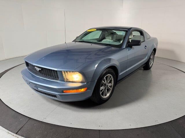 2005 Ford Mustang V6 Premium