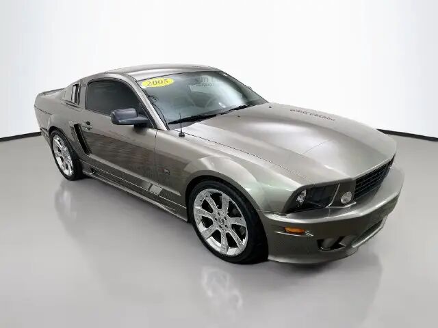 2005 Ford Mustang GT Premium