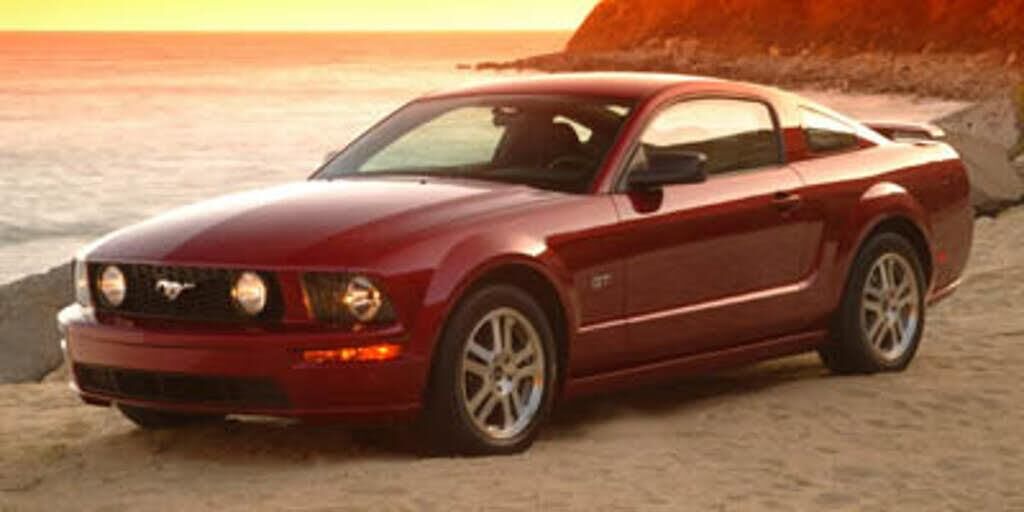 2006 Ford Mustang GT Deluxe — photo 1 of 2
